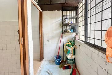 Blok E Flat Desa Pandan KL