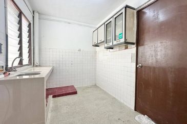 Blok E Flat Desa Pandan KL