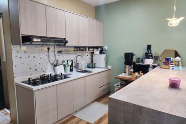 Puncak Hijauan (Hijauan Heights)