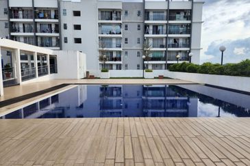 Puncak Hijauan (Hijauan Heights)