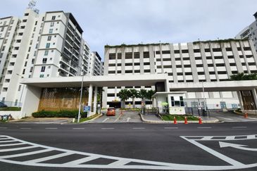 Puncak Hijauan (Hijauan Heights)