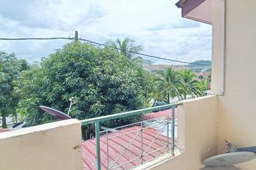 Taman Seroja, Bandar Baru Salak Tinggi