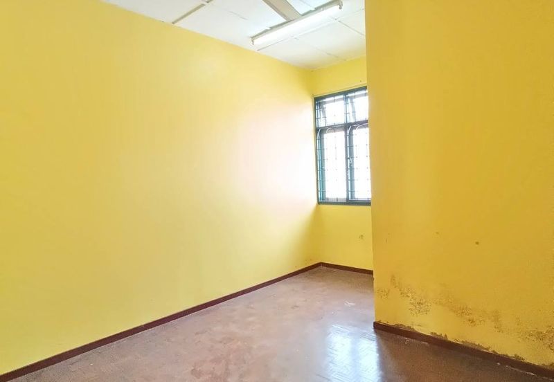 Taman Seroja, Bandar Baru Salak Tinggi