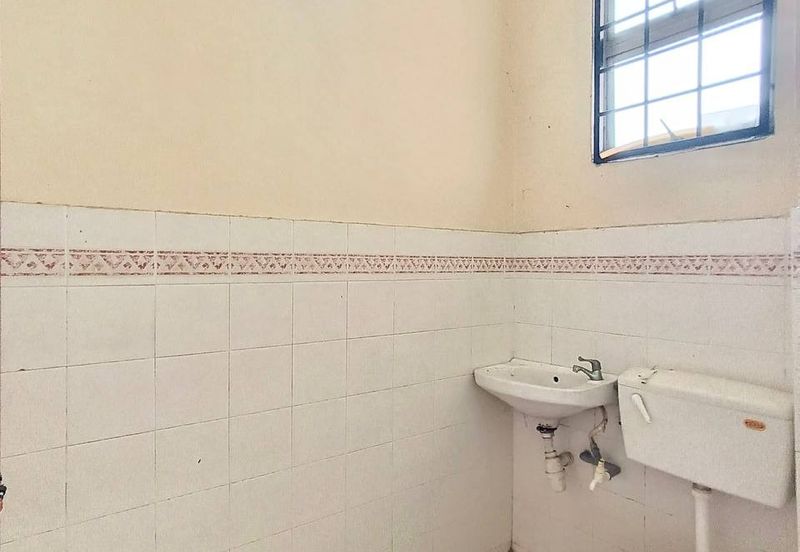 Taman Seroja, Bandar Baru Salak Tinggi