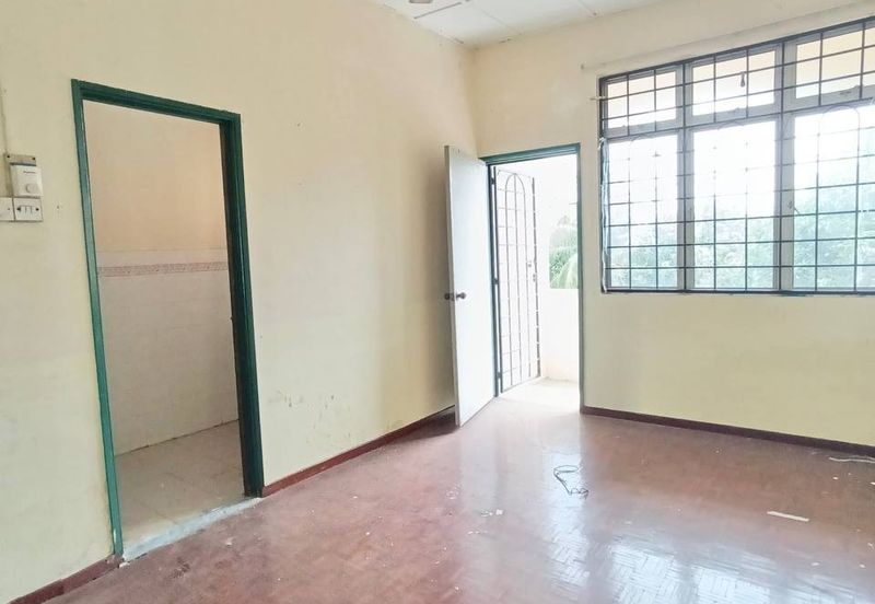 Taman Seroja, Bandar Baru Salak Tinggi