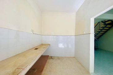 Jalan Ukay Perdana 4/2