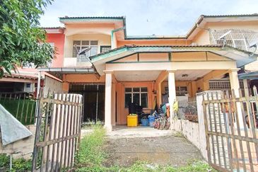 Taman Seroja, Bandar Baru Salak Tinggi