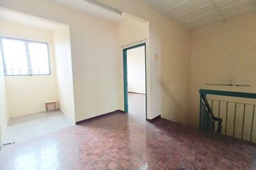 Taman Seroja, Bandar Baru Salak Tinggi