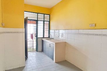 Taman Seroja, Bandar Baru Salak Tinggi