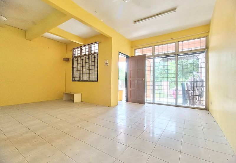 Taman Seroja, Bandar Baru Salak Tinggi