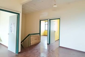 Taman Seroja, Bandar Baru Salak Tinggi