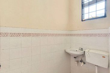 Taman Seroja, Bandar Baru Salak Tinggi