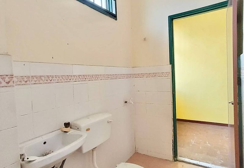 Taman Seroja, Bandar Baru Salak Tinggi