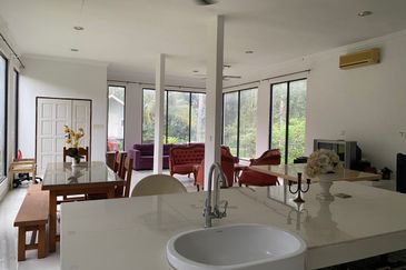 Jalan Bukit Cherakah