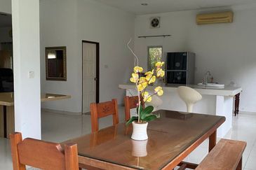 Jalan Bukit Cherakah