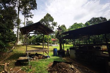 Jalan Bukit Cherakah