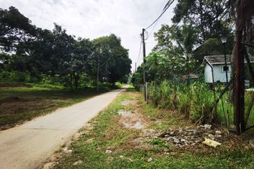 Jalan Bukit Cherakah