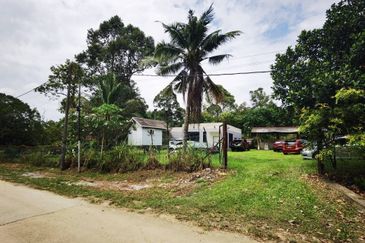 Jalan Bukit Cherakah