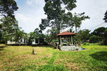 Jalan Bukit Cherakah