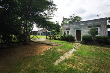 Jalan Bukit Cherakah