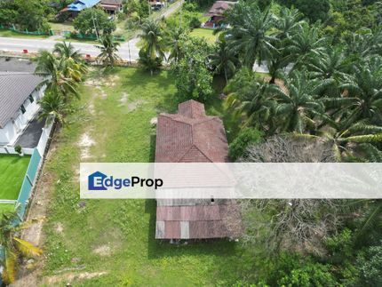 Pantai Pengkalan Balak Tanah 1 Ekar, Melaka, Masjid Tanah