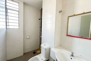 Taman Tasik Semenyih (Lake Residence)