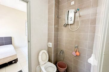 Taman Tasik Semenyih (Lake Residence)