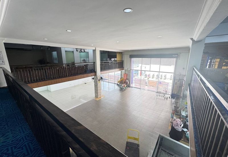 Pusat Komersial Seksyen 7