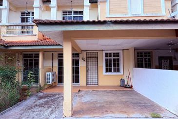 Bandar Laguna Merbok