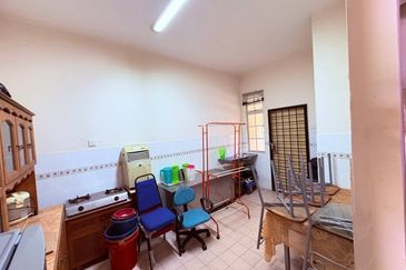 Bandar Laguna Merbok