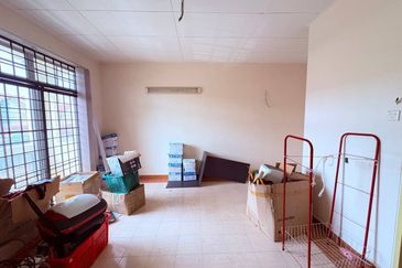 Bandar Laguna Merbok