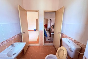 Bandar Laguna Merbok