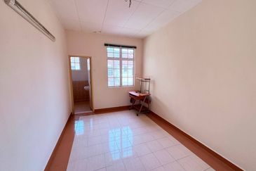 Bandar Laguna Merbok