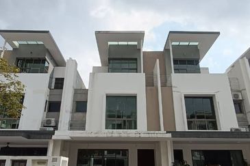 Lake Point Residence