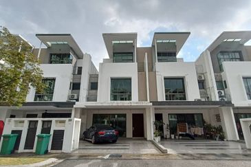 Lake Point Residence