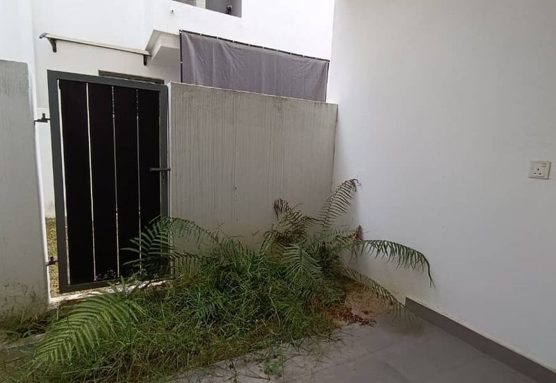 Lake Point Residence