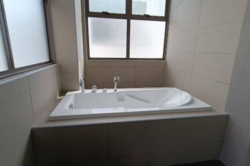 Lake Point Residence