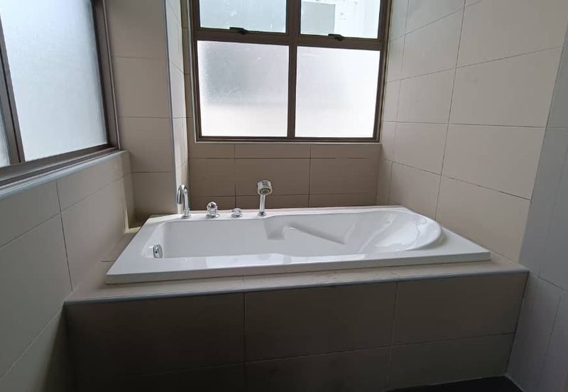 Lake Point Residence