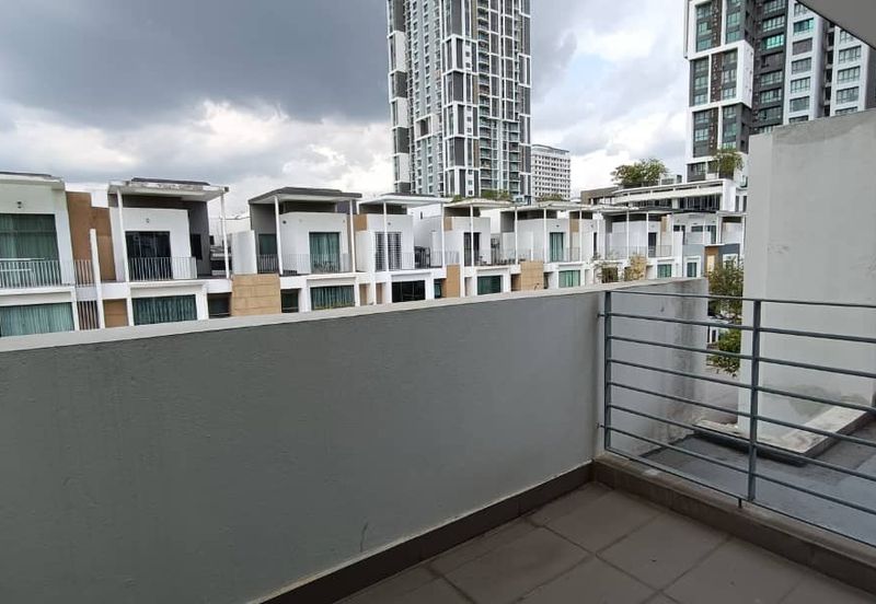 Lake Point Residence