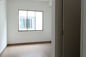 Lake Point Residence