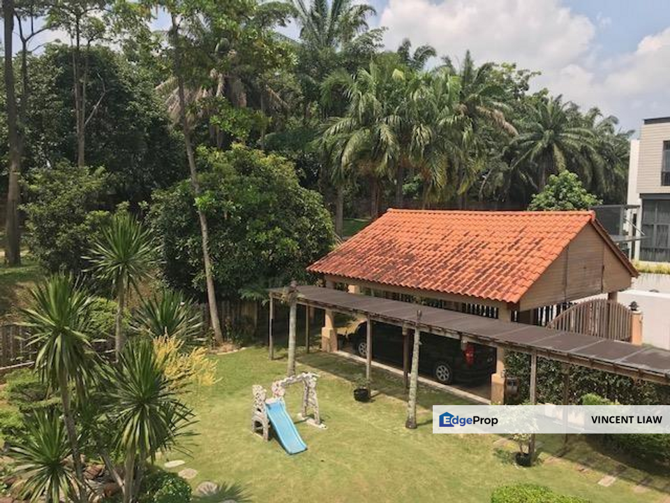 End Lot Semi-D with 8,600 sqft Huge Land, Selangor, Saujana 