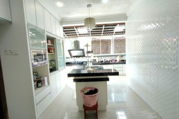 Seksyen 11, Kota Damansara