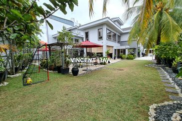 2 Storey Bungalow with Pool & 8,606 sqft Huge Land