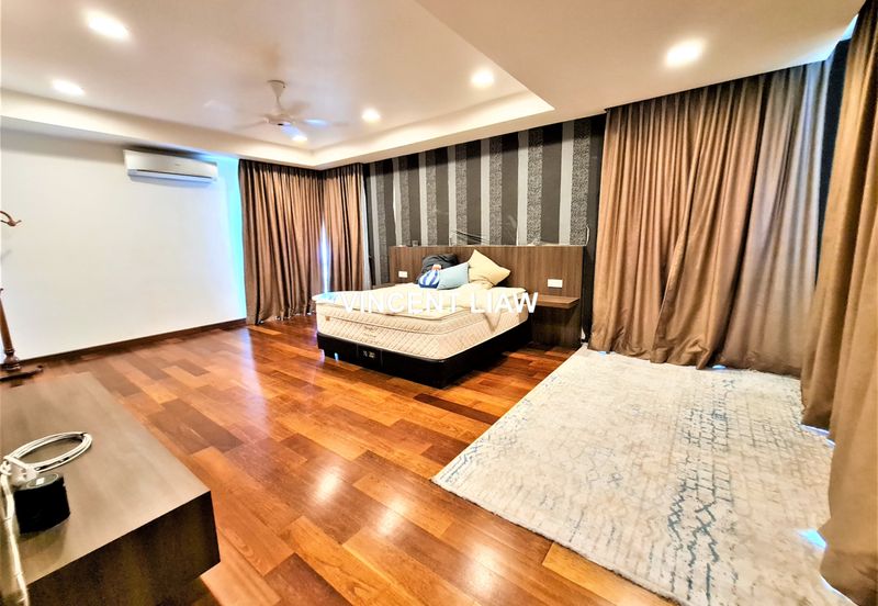 3 Storey Modern Bungalow with Pool