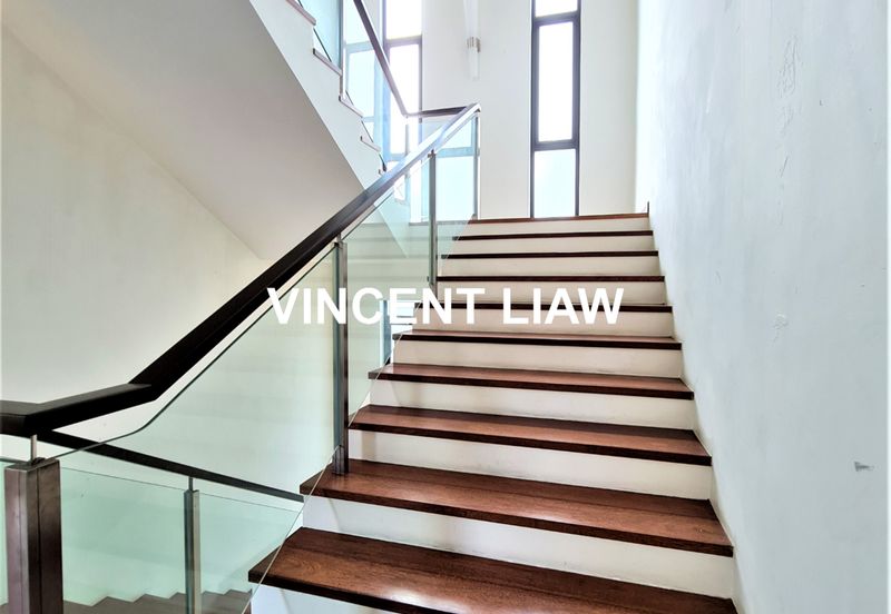 3 Storey Modern Bungalow with Pool