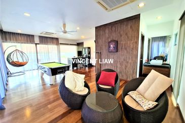 3 Storey Modern Bungalow with Pool