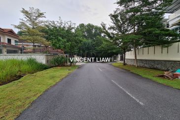 37,638 sqft Prime Bungalow Land | Rm320 Psf