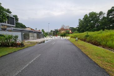 37,638 sqft Prime Bungalow Land | Rm320 Psf