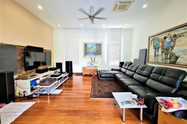 3 Storey Modern Bungalow | Comes with Lift & Pool