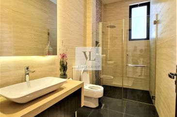 3 Storey Modern Bungalow | Comes with Lift & Pool